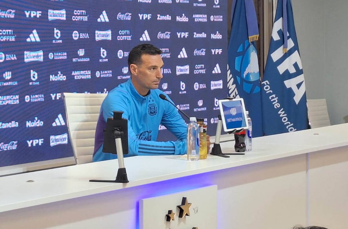 Conferencia de prensa de Lionel Scaloni. Foto: NA.