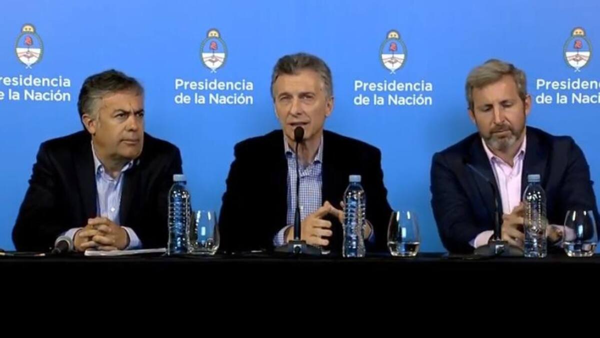 Conferencia de prensa de Macri en Mendoza