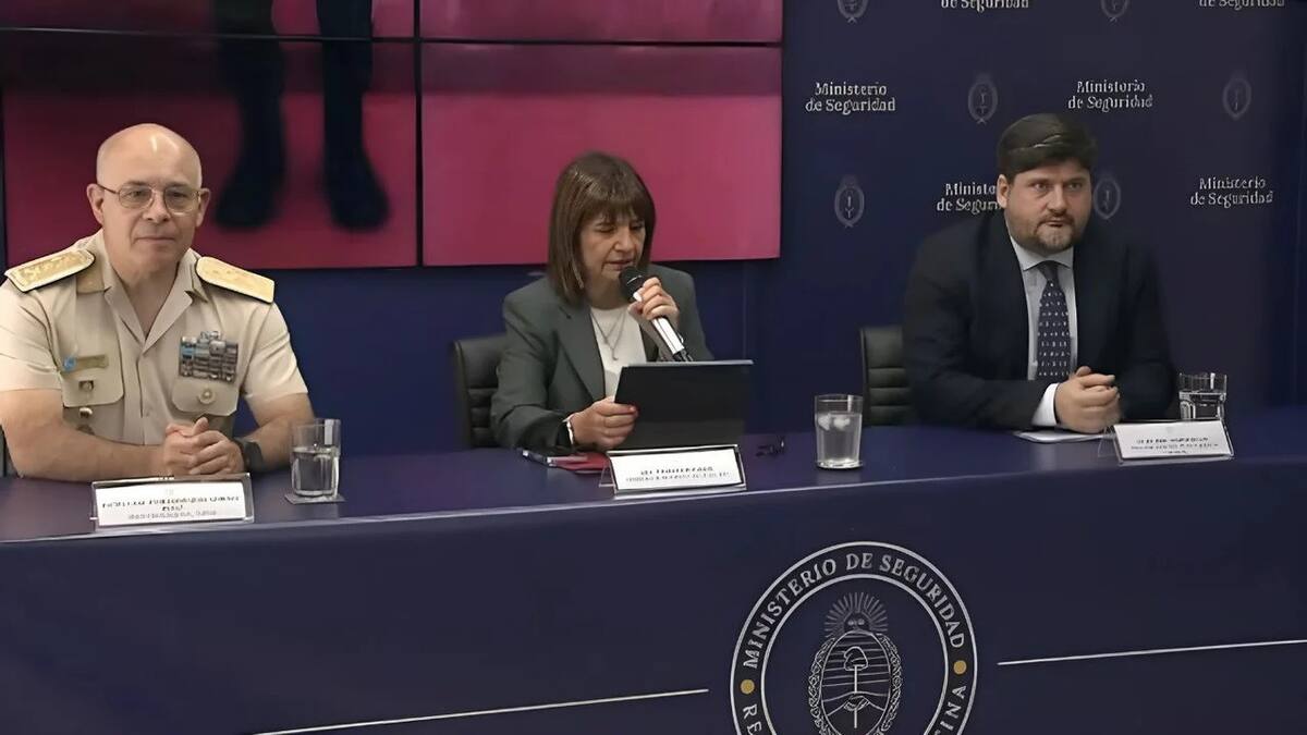 Patricia Bullrich anunció la detención de un terrorista vinculado con Estado Islámico "que reclutaba jóvenes"