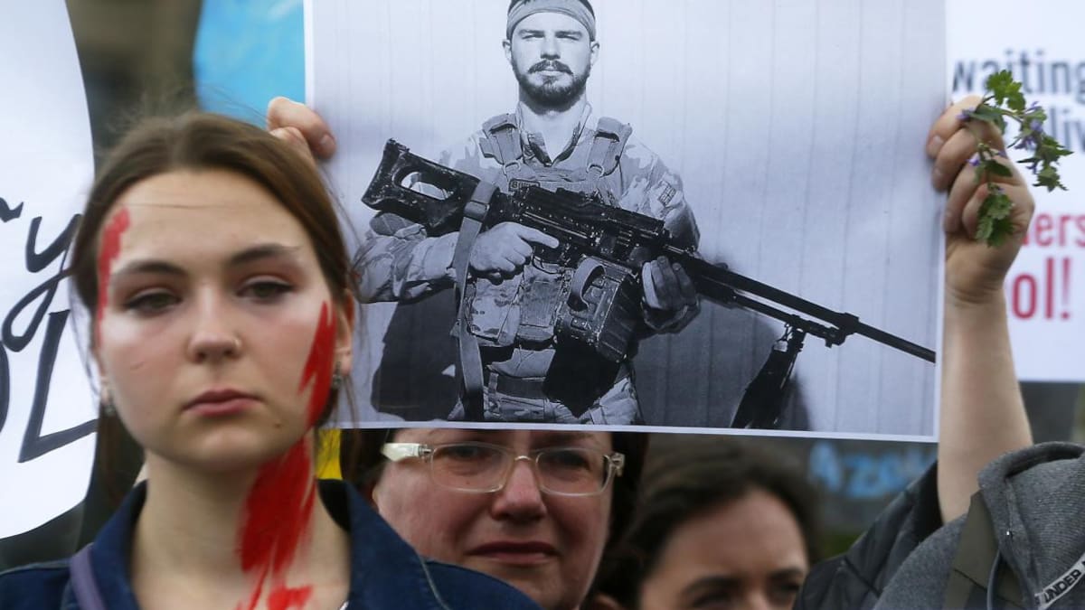 Conflicto entre Rusia y Ucrania, manifestación por Batallón Azov, Reuters