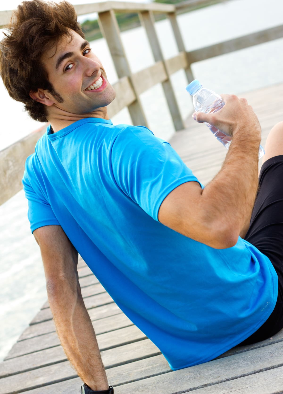 Consejos útiles para dejar las remeras como nuevas. Foto: Freepik.