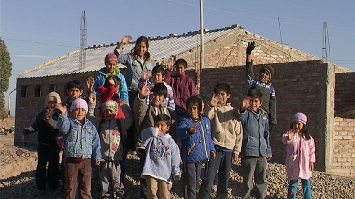 En Mendoza, las familias organizaron rifas, recibieron donaciones y trabajaron durante años para concretar un sueño colectivo. El establecimiento abrió sus puertas en 2008 y su historia fue recuperada en un documental que refleja la fuerza de toda una comunidad.