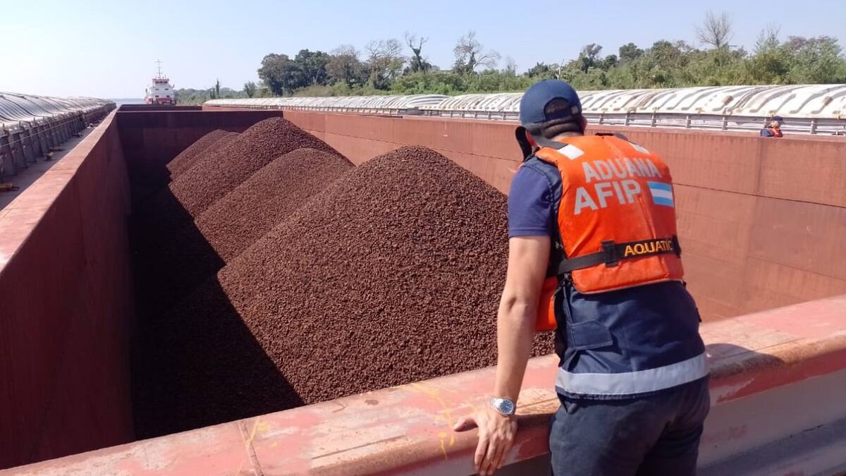 Controles en la hidrovía Paraná-Paraguay. Foto: Aduana