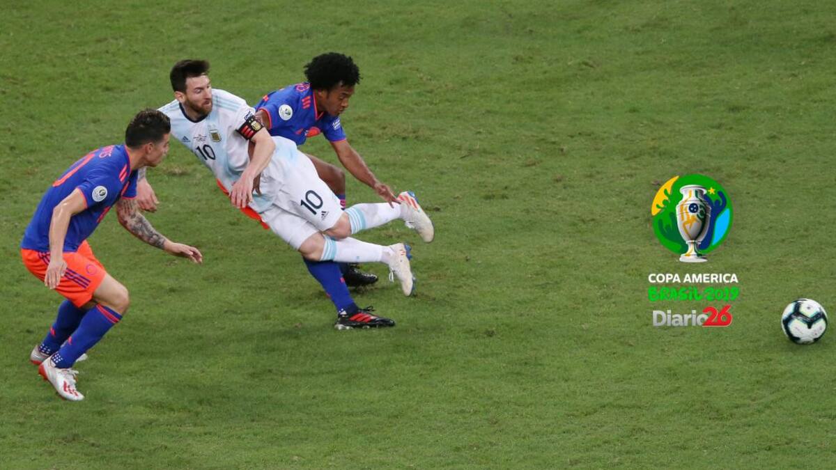 Copa América 2019 - Argentina vs. Colombia - Lionel Messi y James Rodríguez (Reuters)