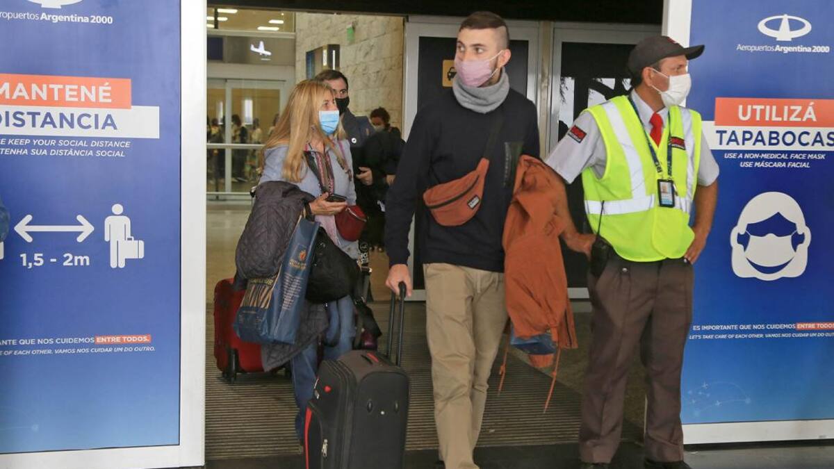 Coronavirus, Argentina, pandemia, pasajeros en Ezeiza, vuelos desde el exterior, NA