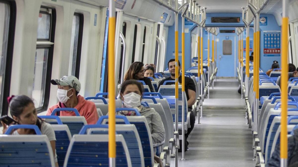 Coronavirus, Argentina, pandemia, pasajeros en tren, transporte público, distanciamiento, NA