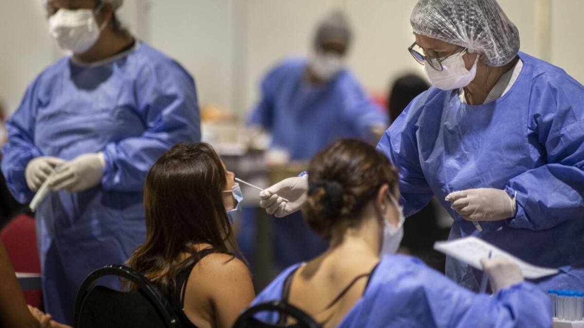 Alerta por suba de casos Covid: la diferencia de criterio de testeo entre CABA y PBA