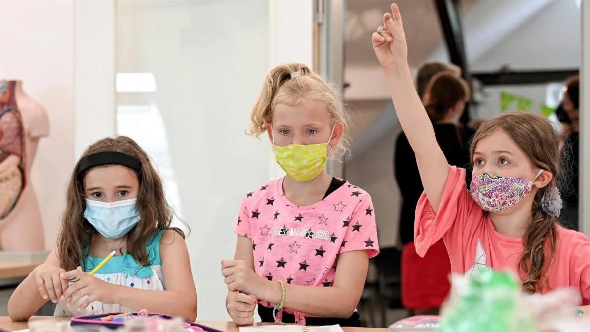 Coronavirus en Francia, mascarillas, niños, EFE