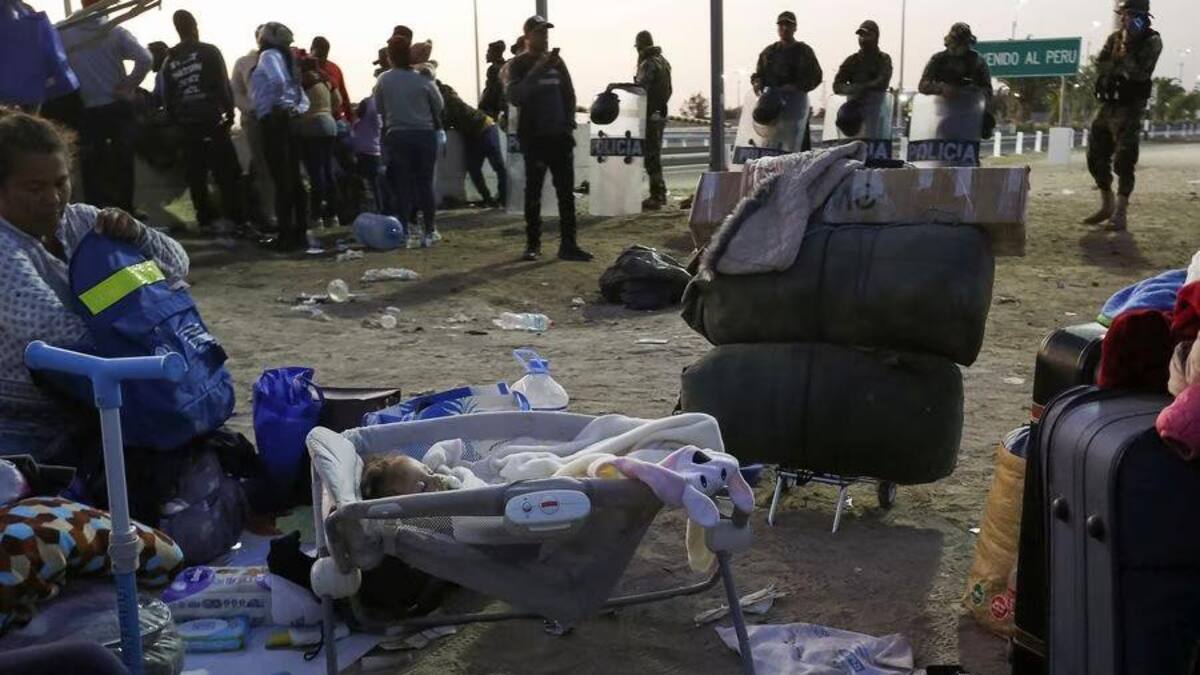 Corredor humanitario en la frontera en Chile. Foto: Reuters