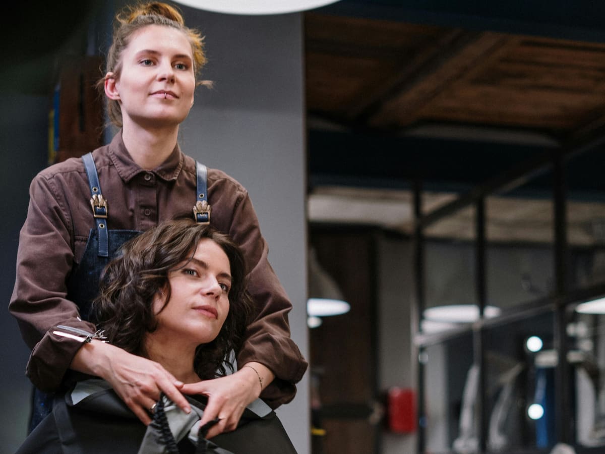 Corte de pelo, peluquería. Foto: Pexels.