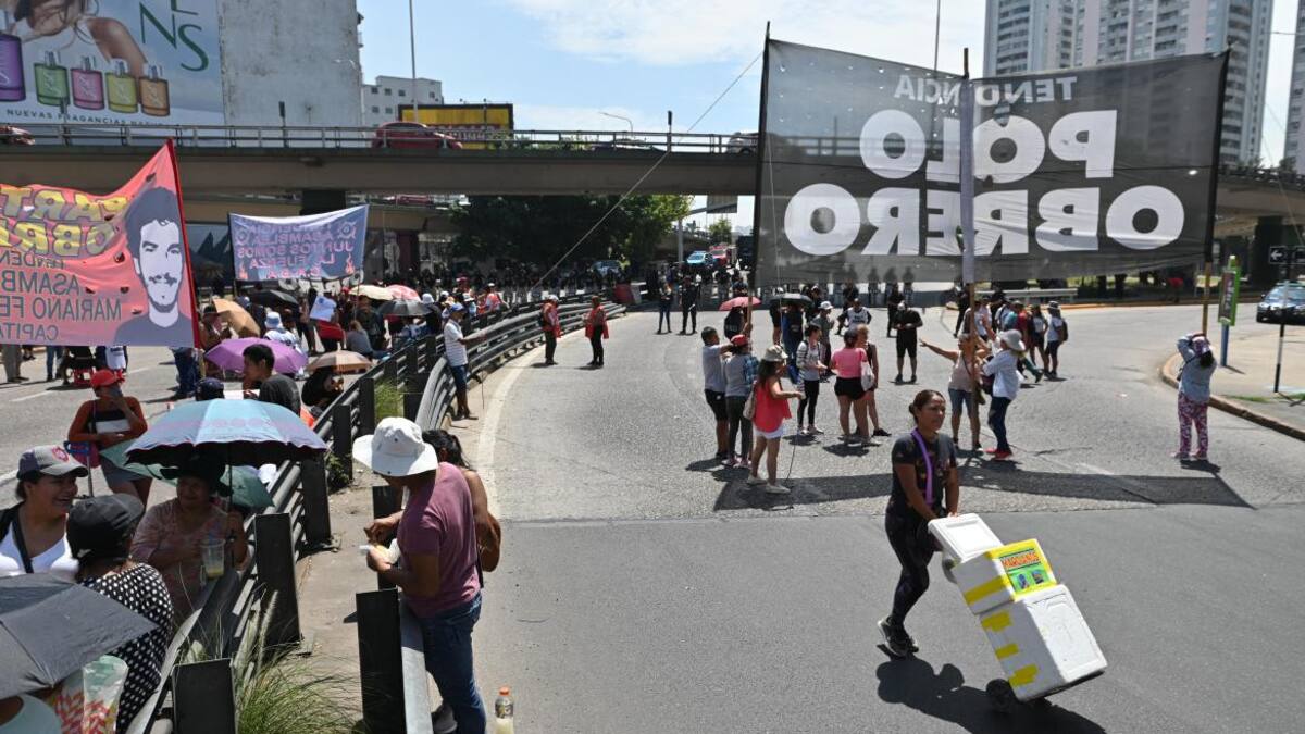 Corte del Polo Obrero en el Puente Pueyrredón. Foto: Telam