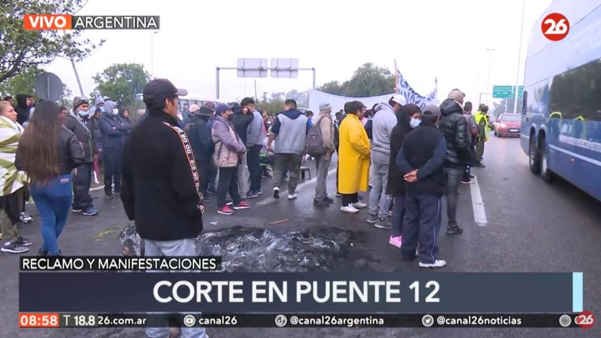 Corte total en la Autopista Riccheri: vecinos protestan por cortes de luz, hay caos de tránsito y demoras