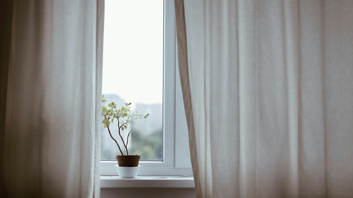 Cortinas, decoración. Foto: Unsplash