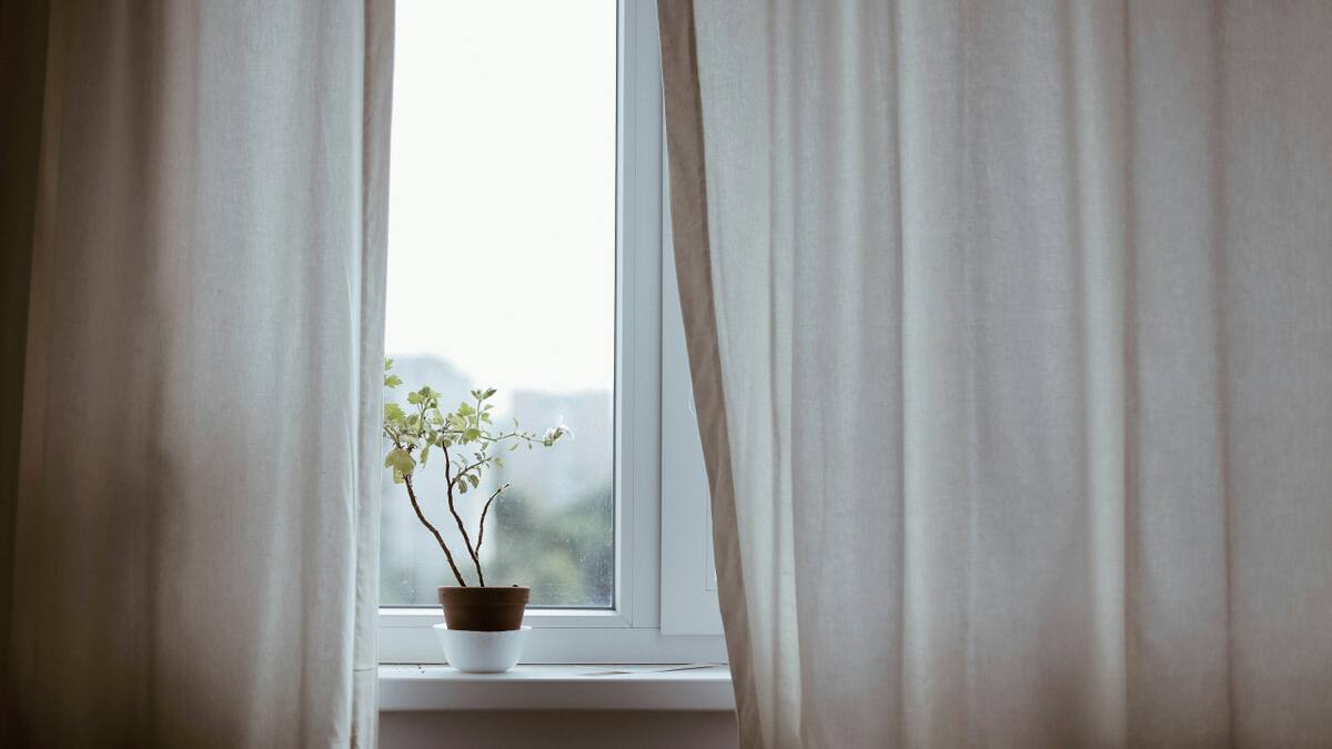 Cortinas, decoración. Foto: Unsplash