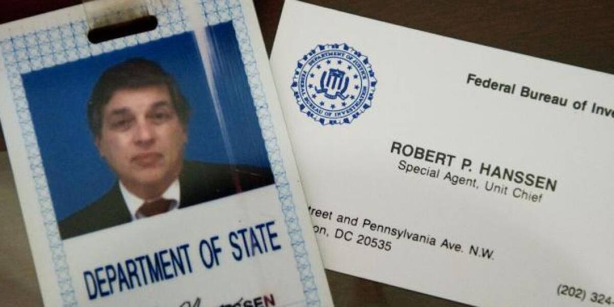 Credencial de Robert Hanssen ex agente del FBI. Foto: Twitter