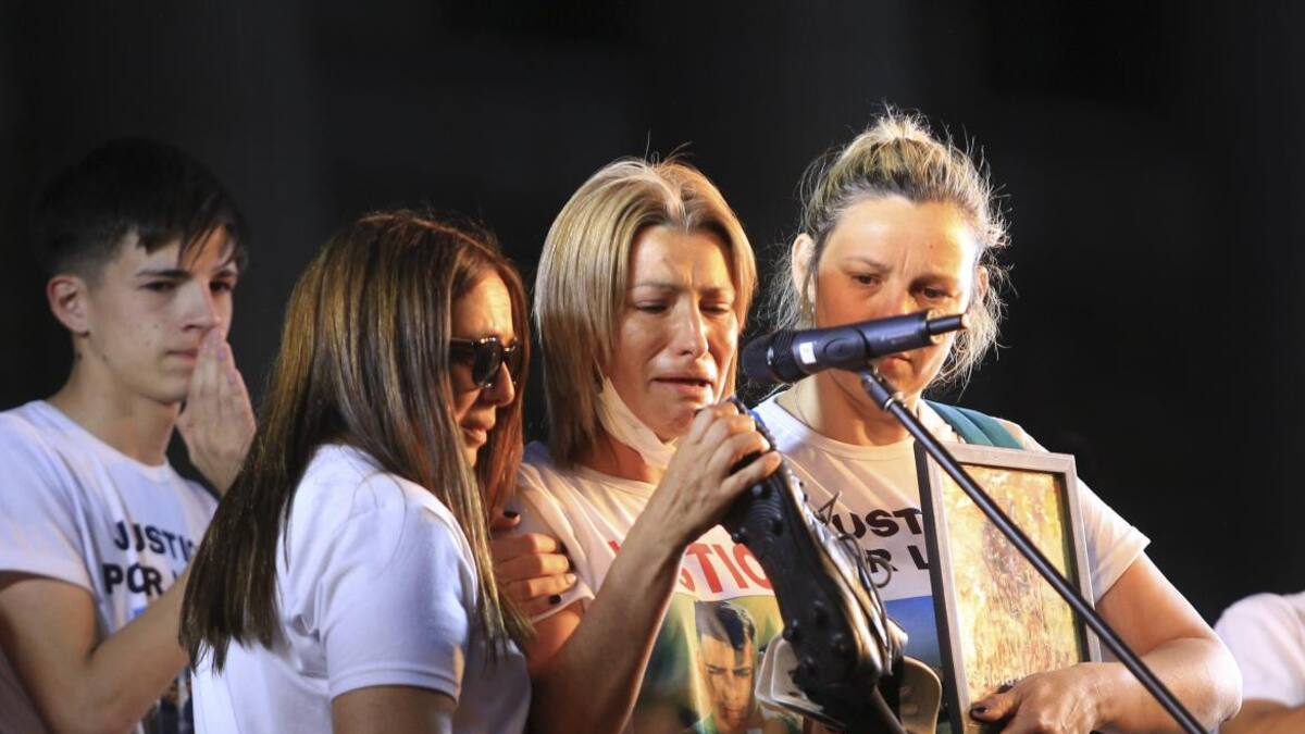 Crimen de Lucas González: masiva marcha de familiares, amigos y vecinos, NA