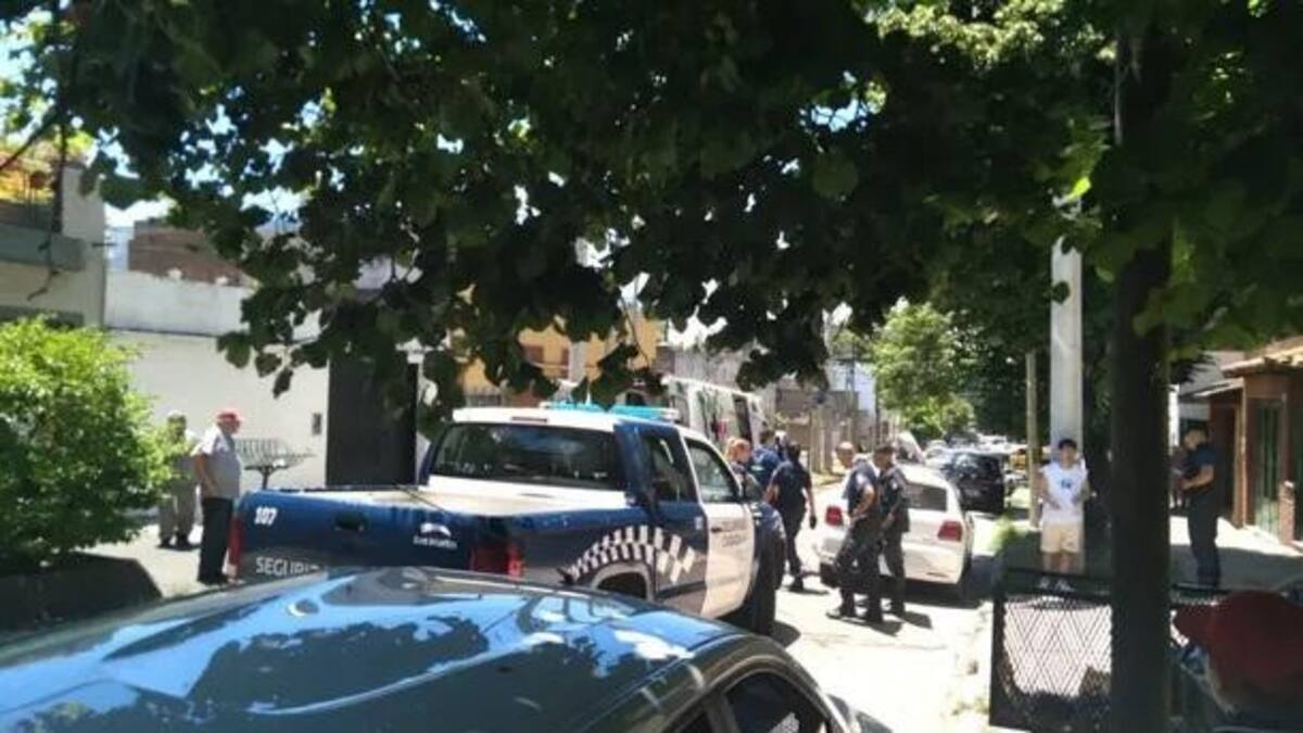Crimen de un hombre que pactó por redes la compra de un celular en Villa Ballester.