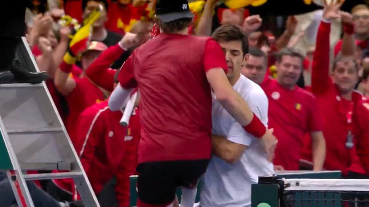 El momento del golpe que recibe Cristian Garín por parte de Zizou Bergs. Foto: Instagram/@garincris.