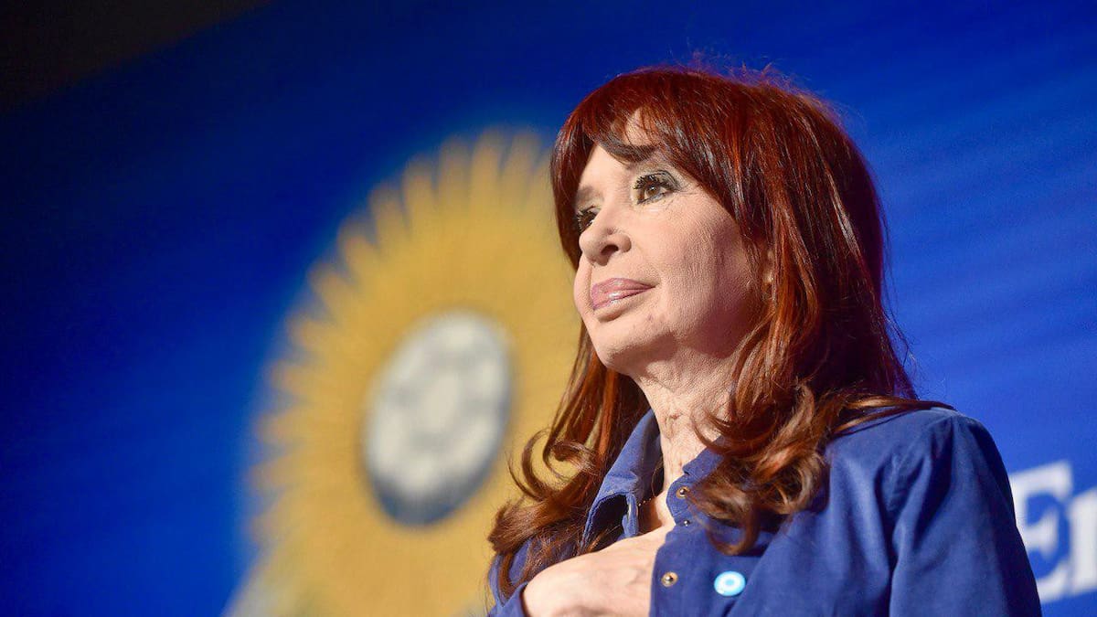 Cristina Fernández de Kirchner encabezó el acto del 25 de mayo para "desmontar el relato de la derrota"