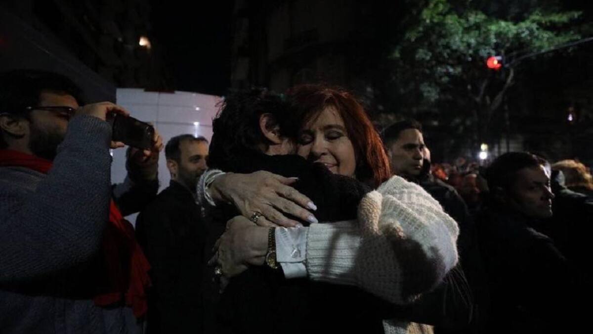 Cristina Fernández de Kirchner, Gobierno, militancia, Twitter