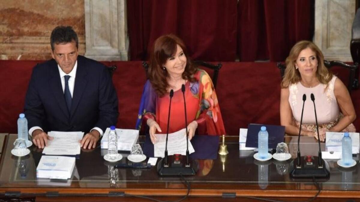 Cristina Kirchner abrió la Asamblea Legislativa antes del discurso de Alberto Fernández
