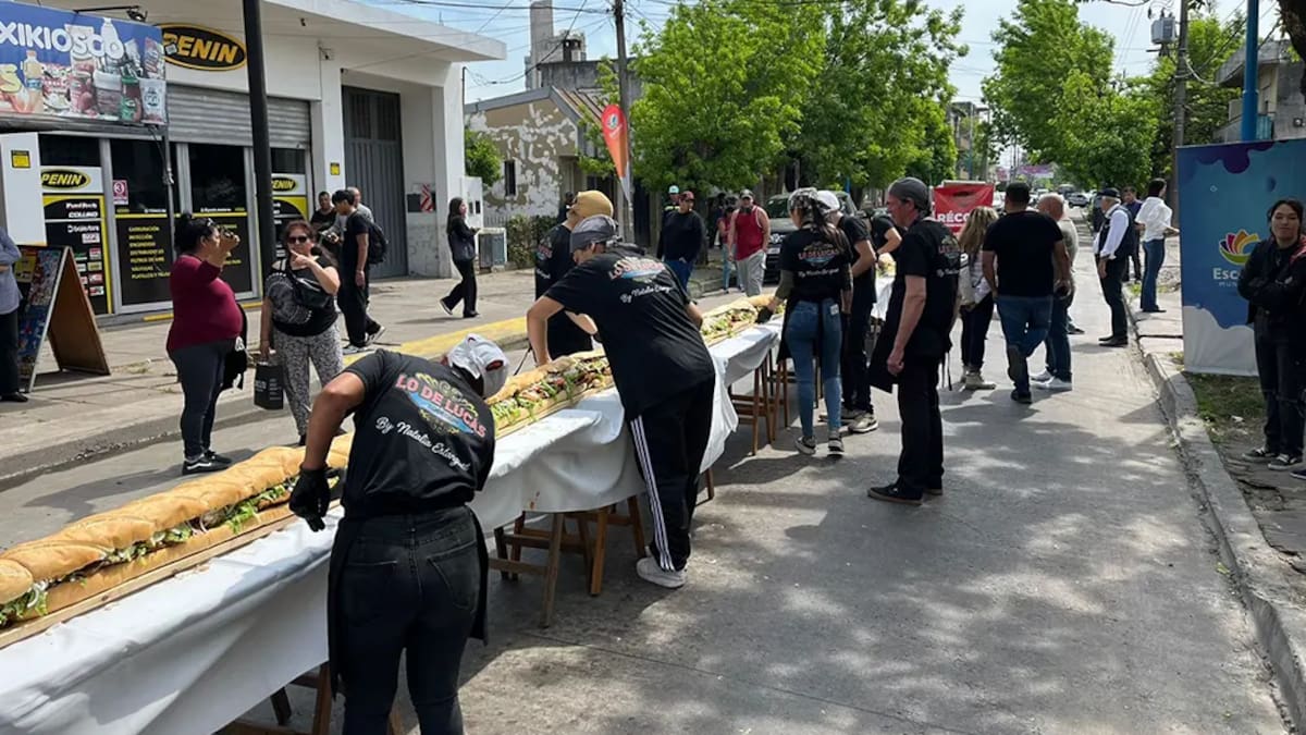 La provincia de Tucumán es reconocida por sus deliciosos sánguches de milanesa pero la ciudad que le ganó el Récord Guinness en esto es bonaerense. Dónde queda.