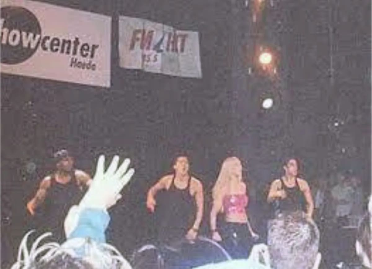 Cuando Christina Aguilera visitó el Showcenter de Haedo. Fotos: Facebook República de Haedo