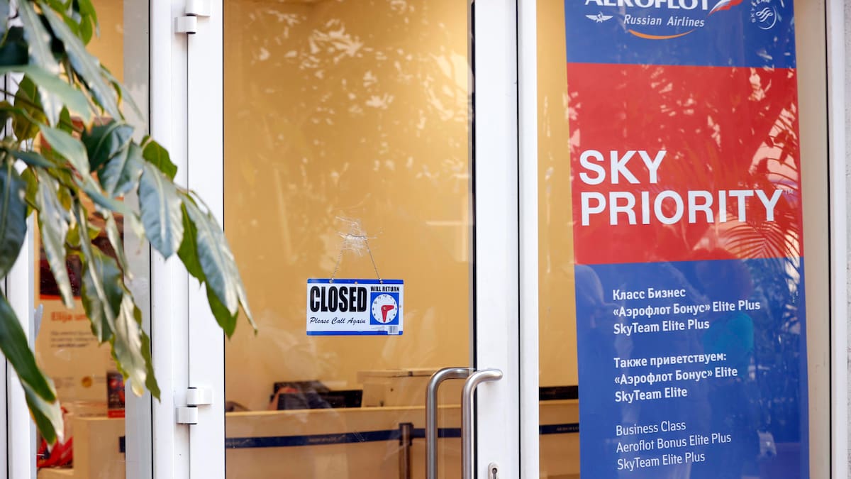 Rusia suspenderá los vuelos a Cuba ante la crisis energética y evacuará a los turistas varados en la isla