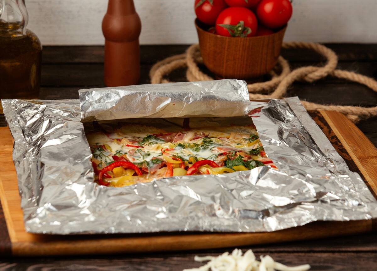 Cuidado a tener en cuenta si cocinás en papel de aluminio. Foto: Freepik