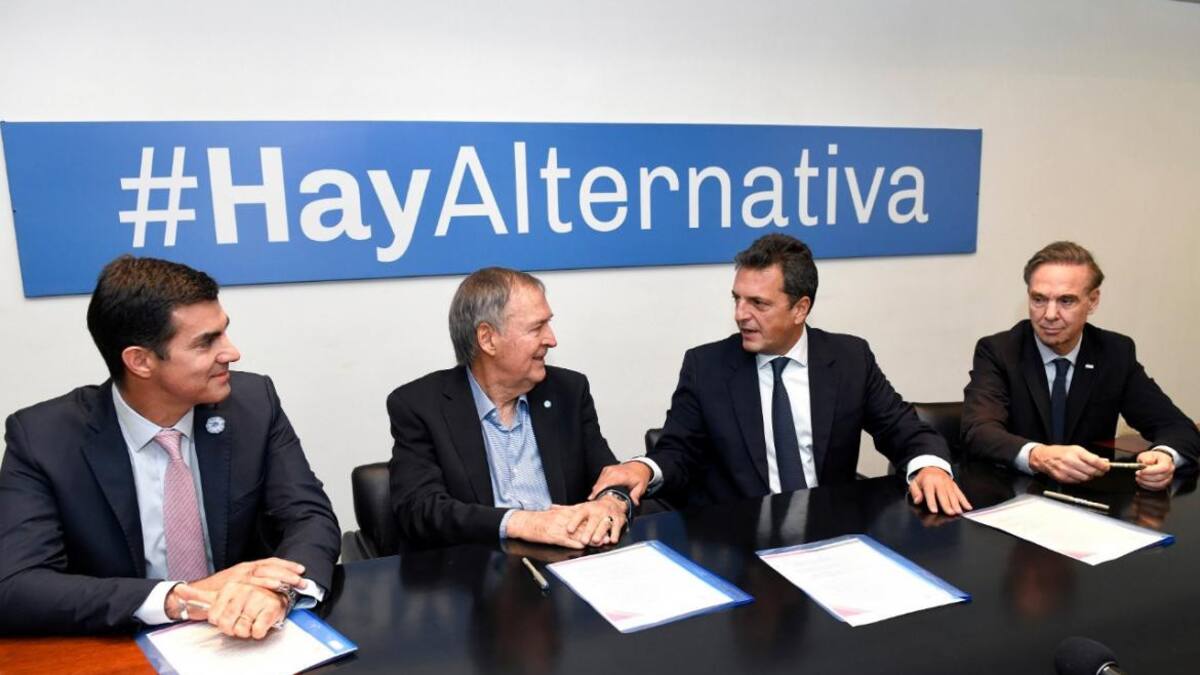 Cumbre de Alternativa Federal - Sergio Massa, Juan Schiaretti, Juan Manuel Urtubey y Miguel Ángel Pichetto