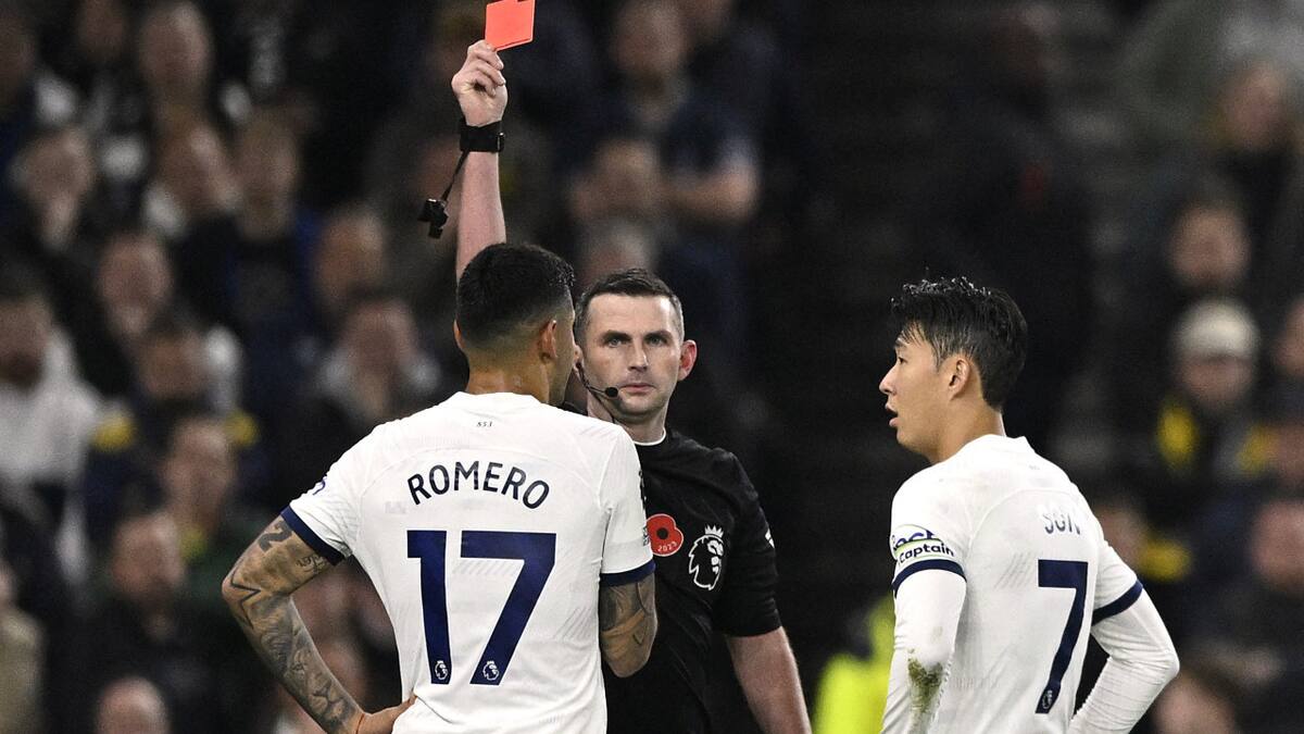 Cuti Romero vio la roja ante Chelsea. Foto: Reuters.