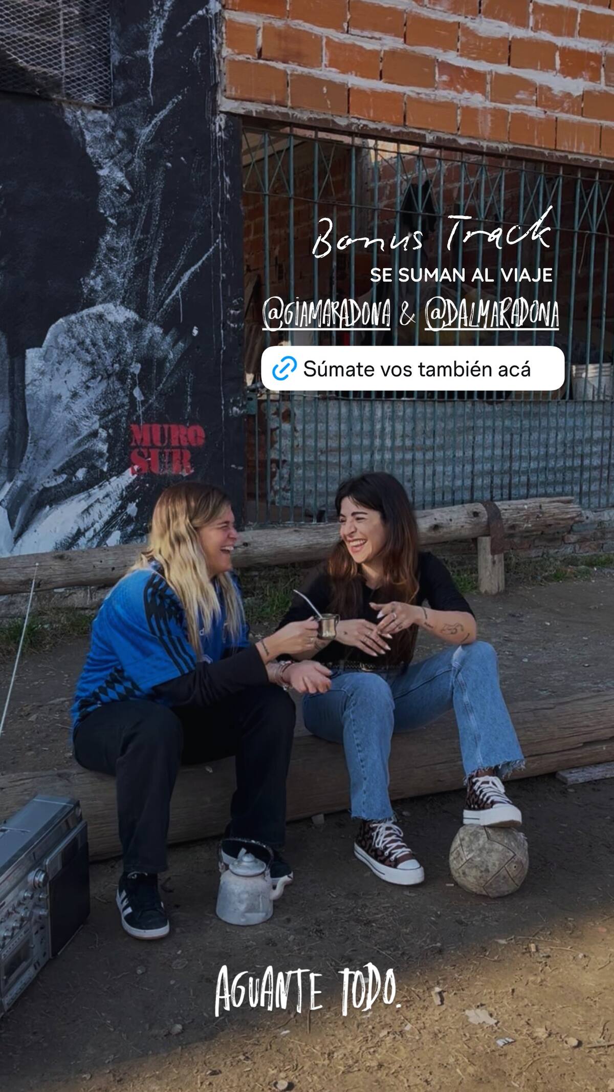 Dalma y Gianinna Maradona formarán parte del viaje también.