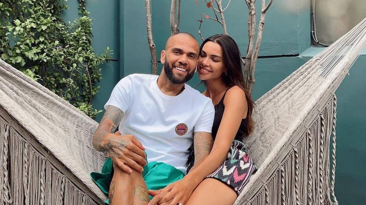 Dani Alves junto a su esposa Joana Sanz. Foto: Instagram @joanasanz.