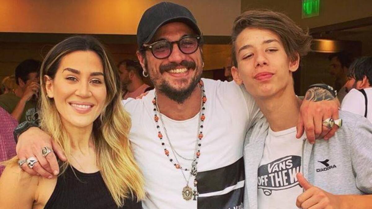 Daniel Osvaldo y Jimena Baron en el cierre de año escolar de Momo