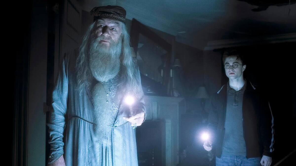 Daniel Radcliffe y Michael Gambon en Harry Potter. Foto: Warner.