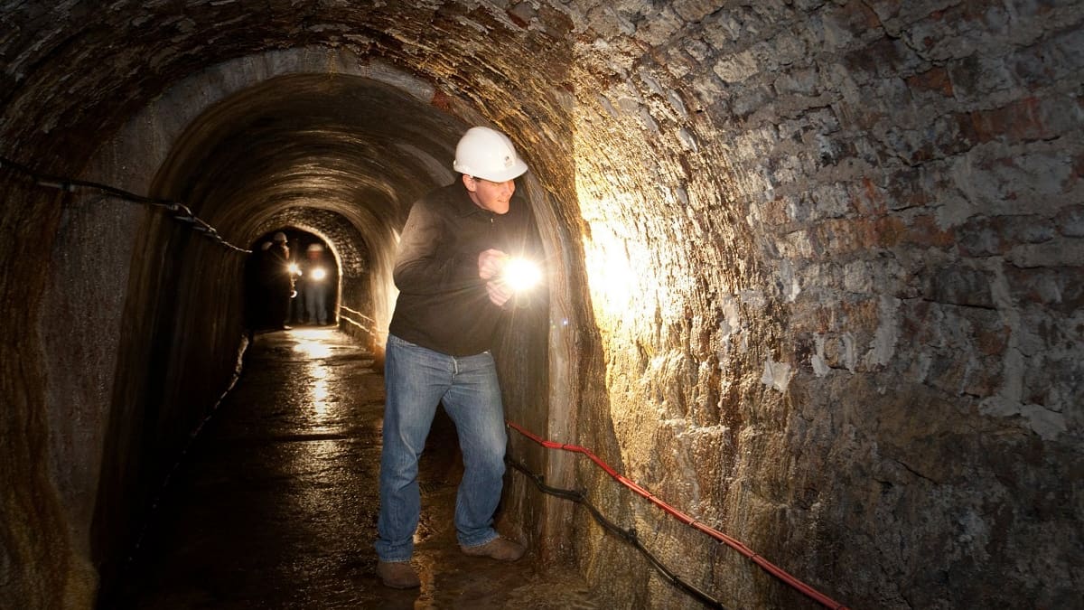 De ruta del carbón a refugio en la Segunda Guerra Mundial: el túnel secreto bajo Newcastle que atrae miles de turistas