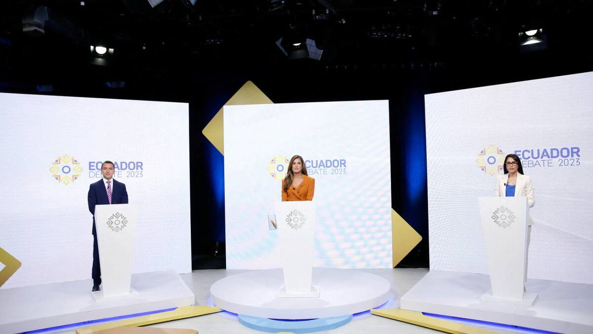 Debate electoral en Ecuador con Daniel Noboa y Luisa González. Foto: Reuters.