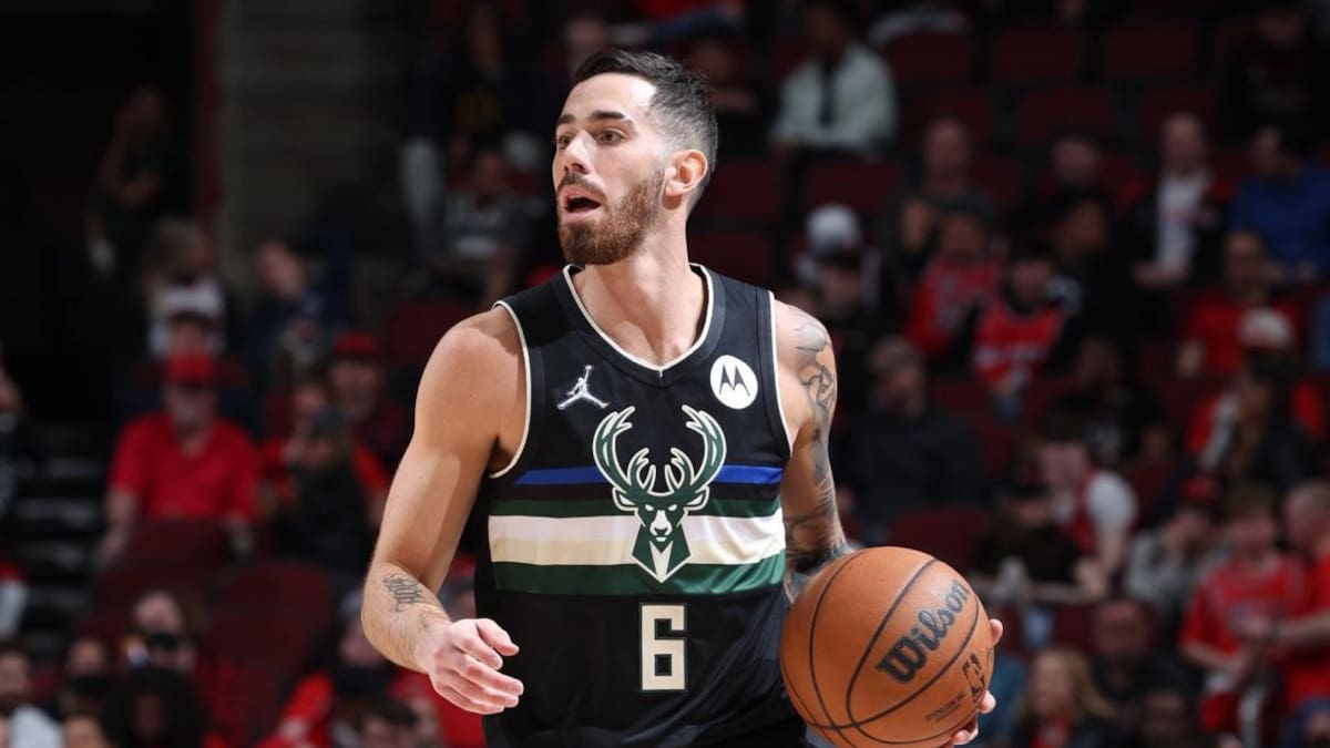 Luca Vildoza y su extraña situación en la NBA: fue cortado pero los Milwaukee Bucks lo volverán a contratar