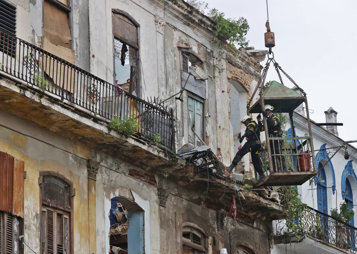 Derrumbe en una edificio de La Habana. Foto: EFE.