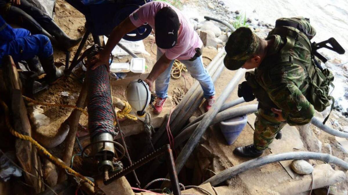 Derrumbe en una mina de oro en Colombia