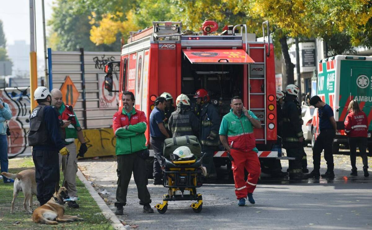 Derrumbe en una vivienda de dos pisos en el barrio porteño de Floresta. NA