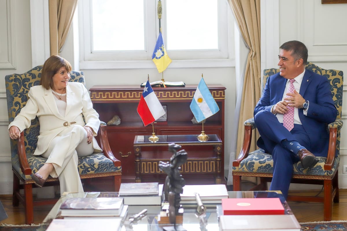 Los referentes políticos mantuvieron una reunión en el país trasandino