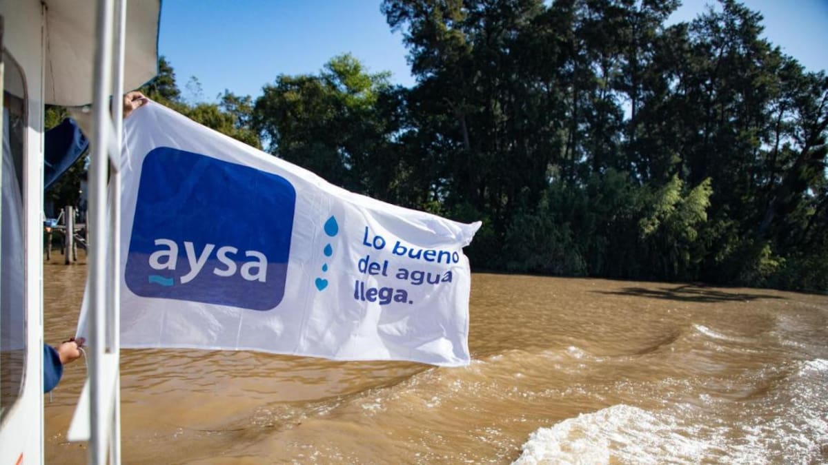 Desde el 2020, AySA entregó más de 13 millones de litros de agua potable a 5 mil familias en el Delta