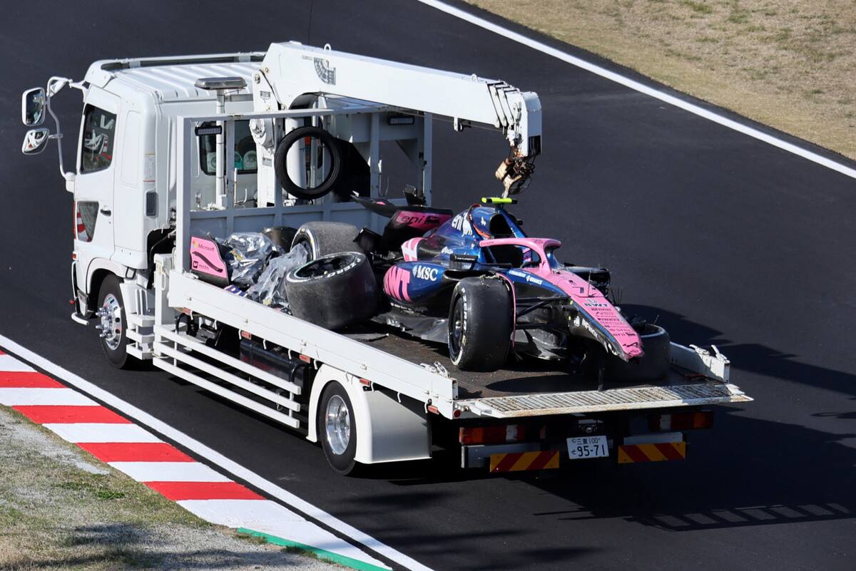 Destrozos en el auto de Jack Doohan en Alpine. REUTERS/Issei Kato.