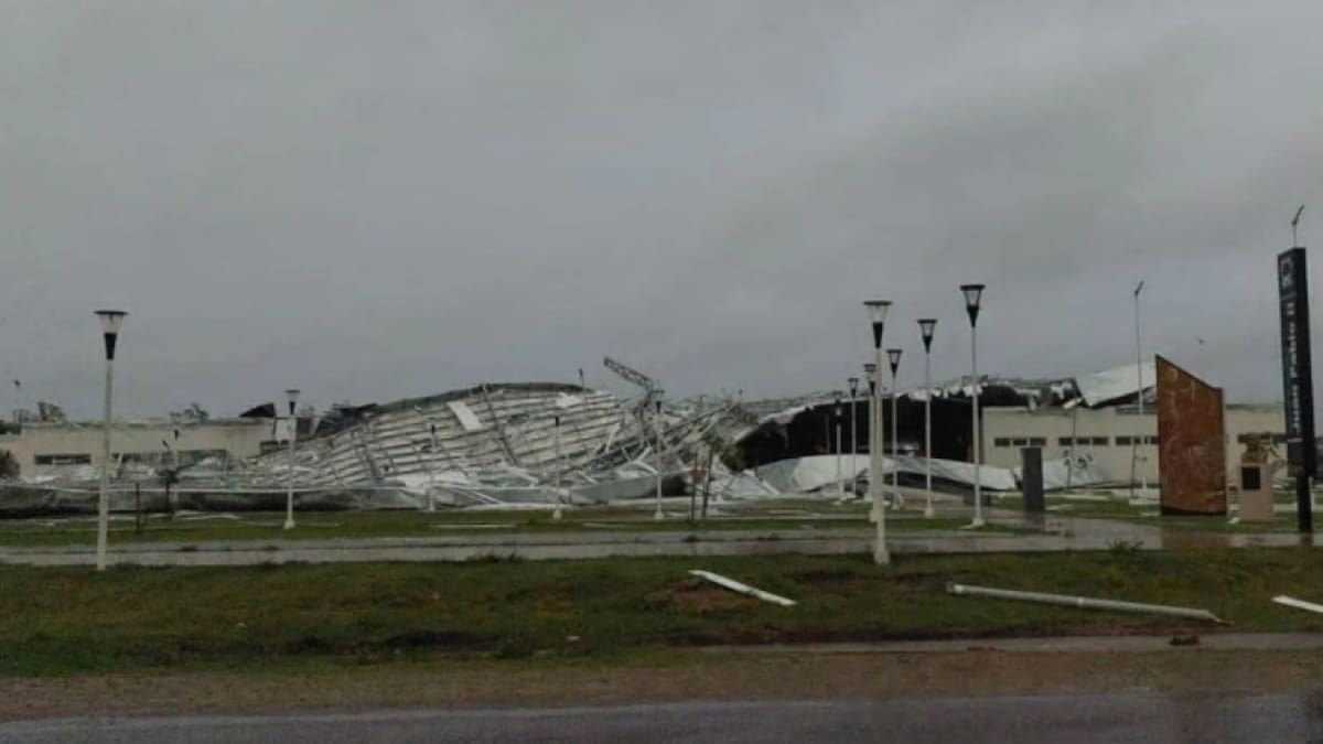 Dos muertos y graves destrozos en Entre Ríos por un temporal: las impactantes imágenes