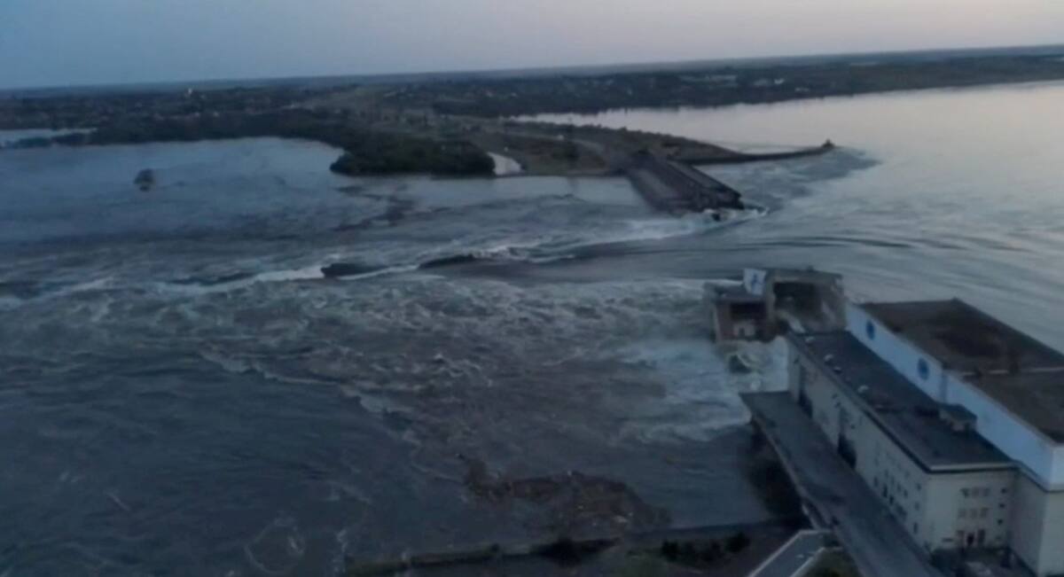 Destrucción de la represa en Jersón. Foto: Reuters.