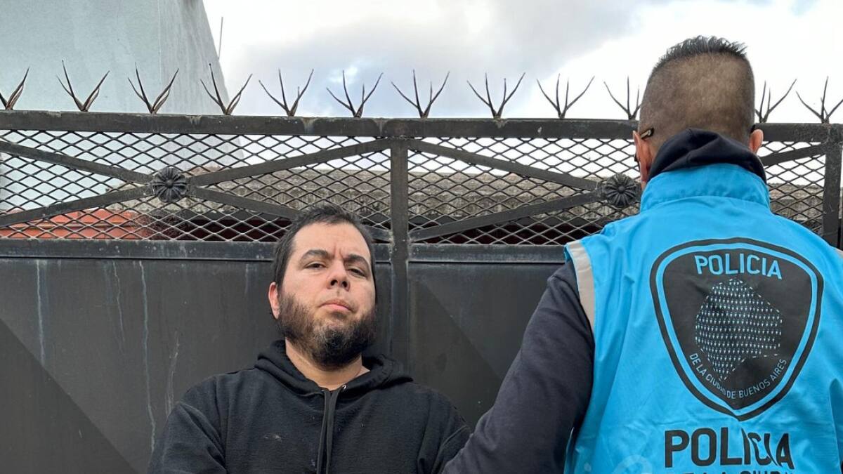 Detención del peluquero, Abel Guzmán. Foto: Policía de la Ciudad