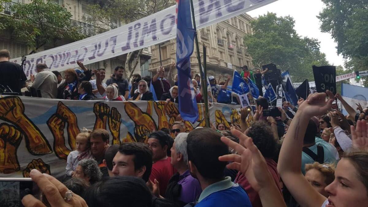 Día de la Memoria: ovación a las Abuelas y Madres de Plaza de Mayo, Video: Claudia Seta, Diario26