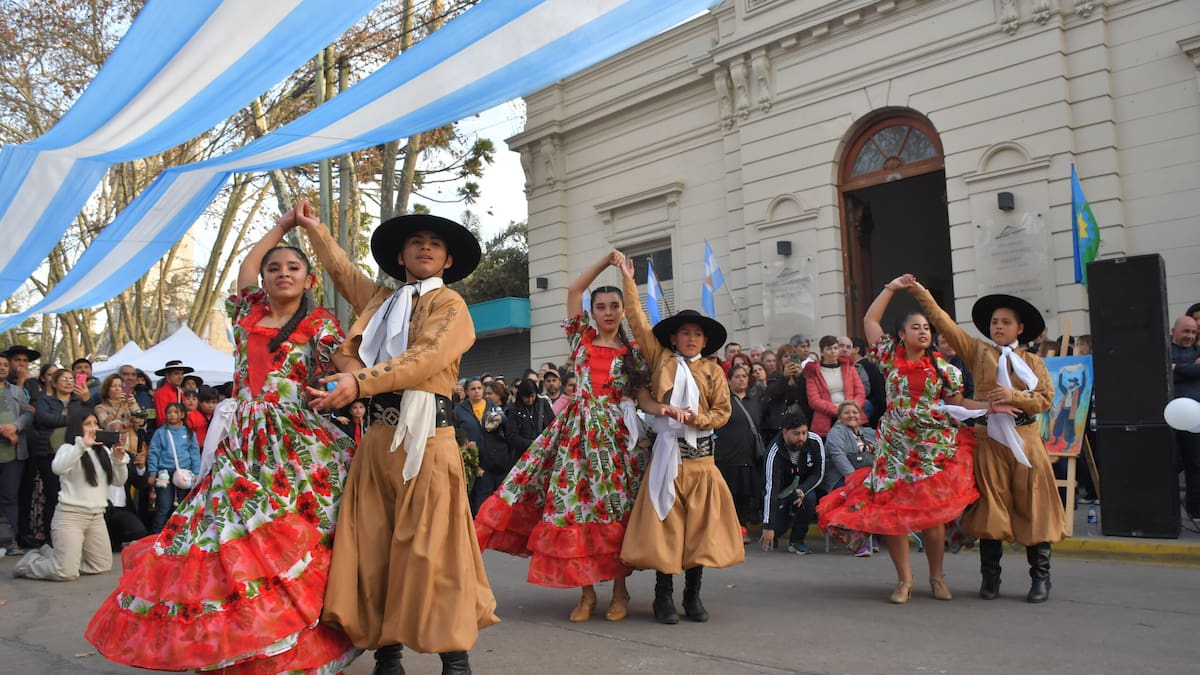 Día del Folklore Argentino: cuándo es, por qué se celebra y la increíble historia de Juan Bautista Ambrosetti