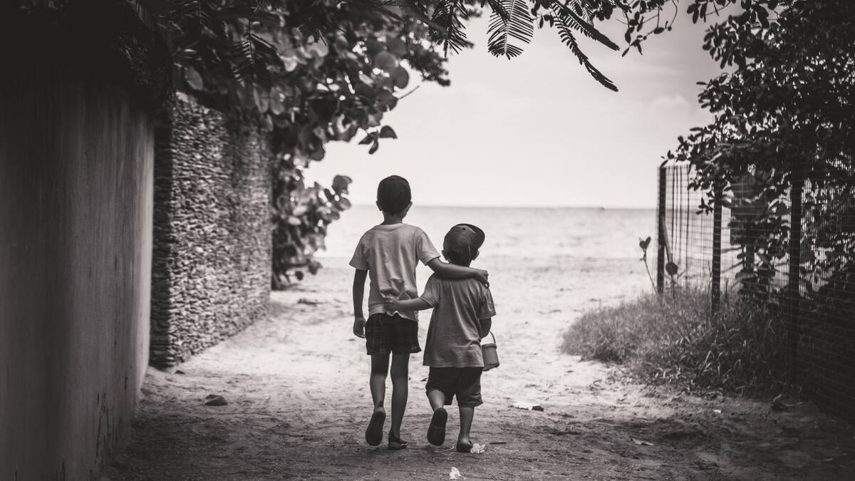 Día del Hermano. Foto: Unsplash.